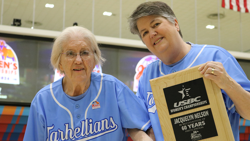 Jacquelyn Nelson, with her daughter Susan, celebrates 60 years at the USBC Women&#39;s Championships