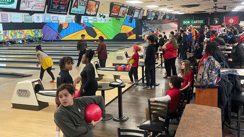 Middle schoolers practice at Don Carter Lanes in Rockford