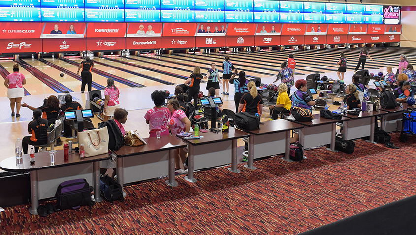 Women&#39;s Championships bowlers competing at the South Point Bowling Plaza