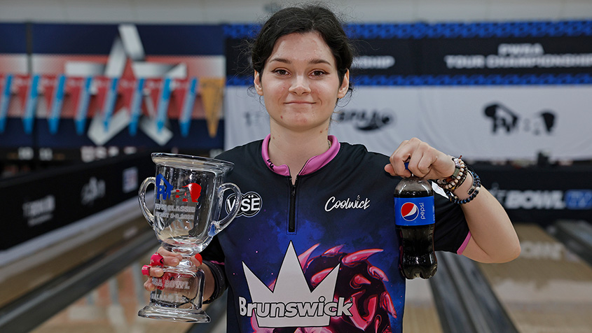 Dasha Kovalova wins 2022 PWBA Pepsi Classic