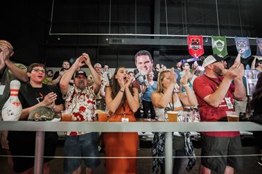 The Bayside Vibe. Now-Legendary New England center injects  rowdy, family-reunion culture into pro bowling