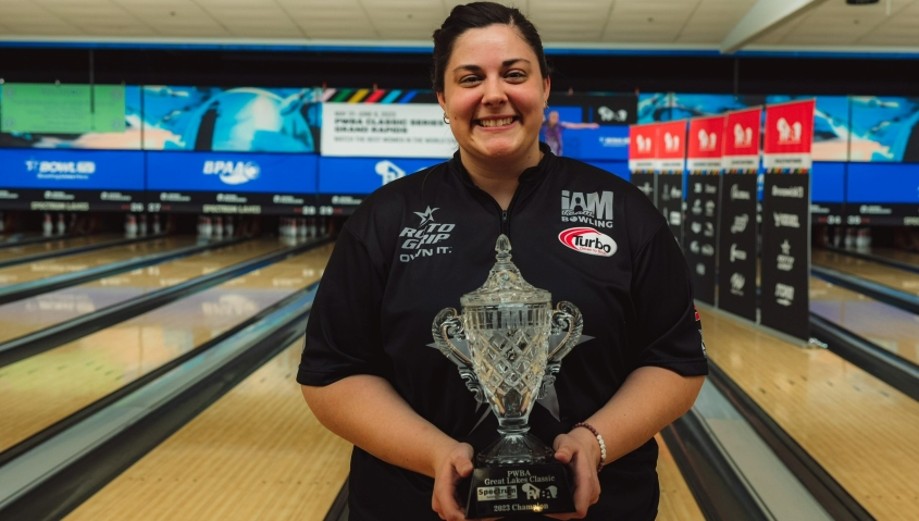 Women's Bowling Finishes Second at WHAC Great Lakes Open; Men
